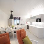 VillaVuokatti - Villa Pearl White Kitchen